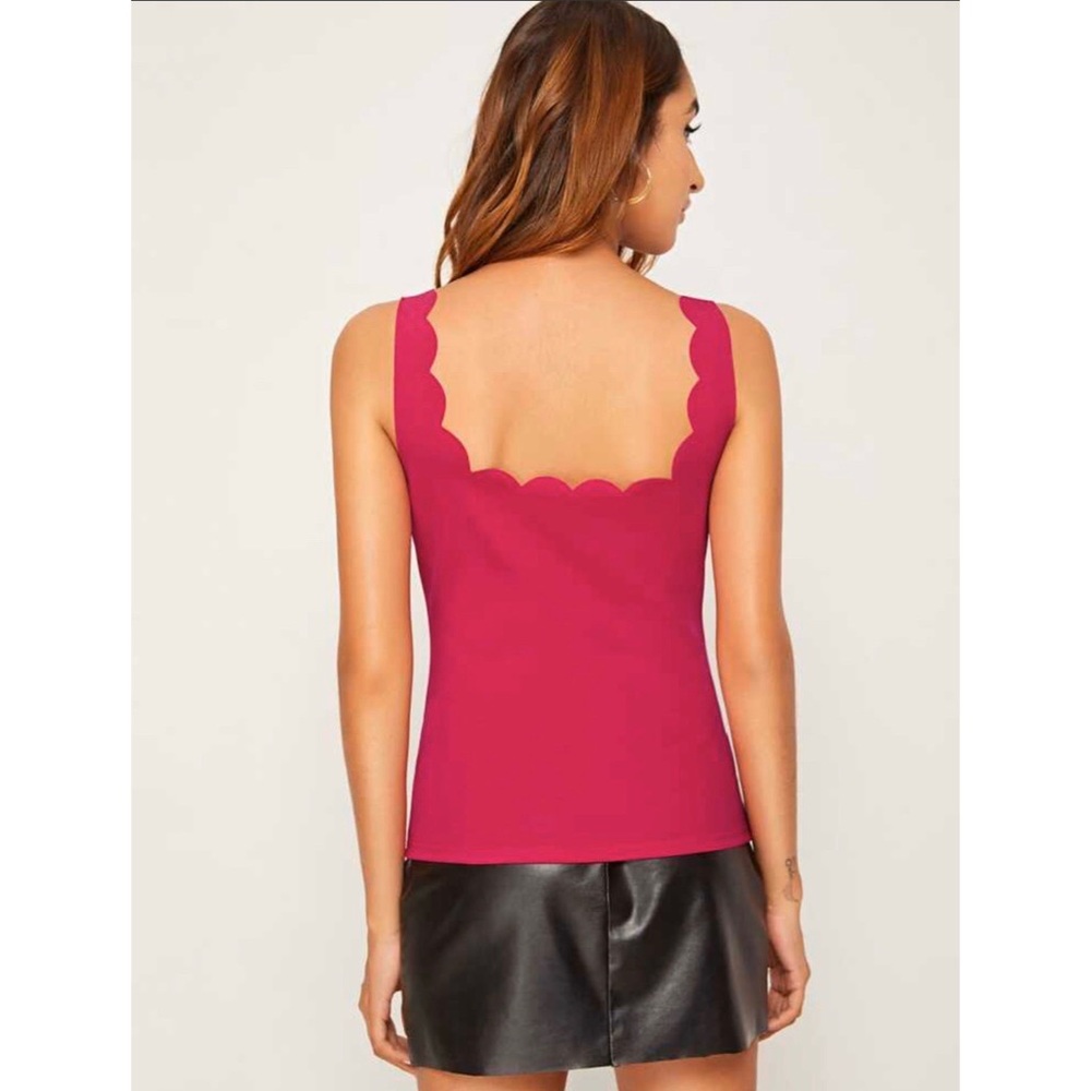 🚫SALE🚫 NWOT Scallop Trimmed Top - Picture 2 of 6